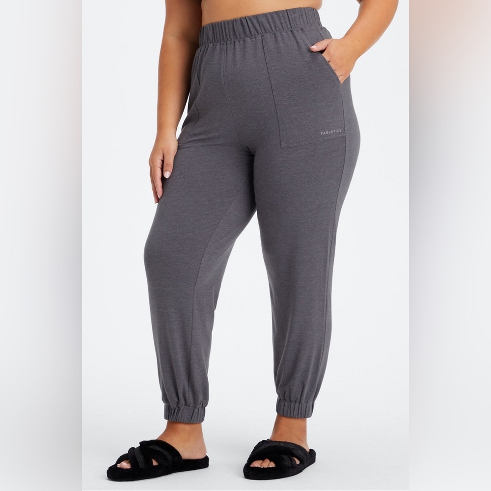Fabletics Soft Tencel RestoreKnit Tapered Jogger Pant Pewter Grey Size Small
